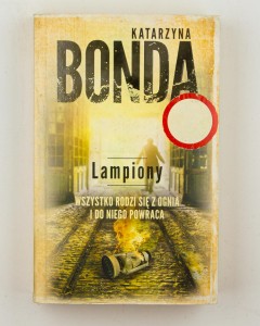 Lampiony, Bonda K.